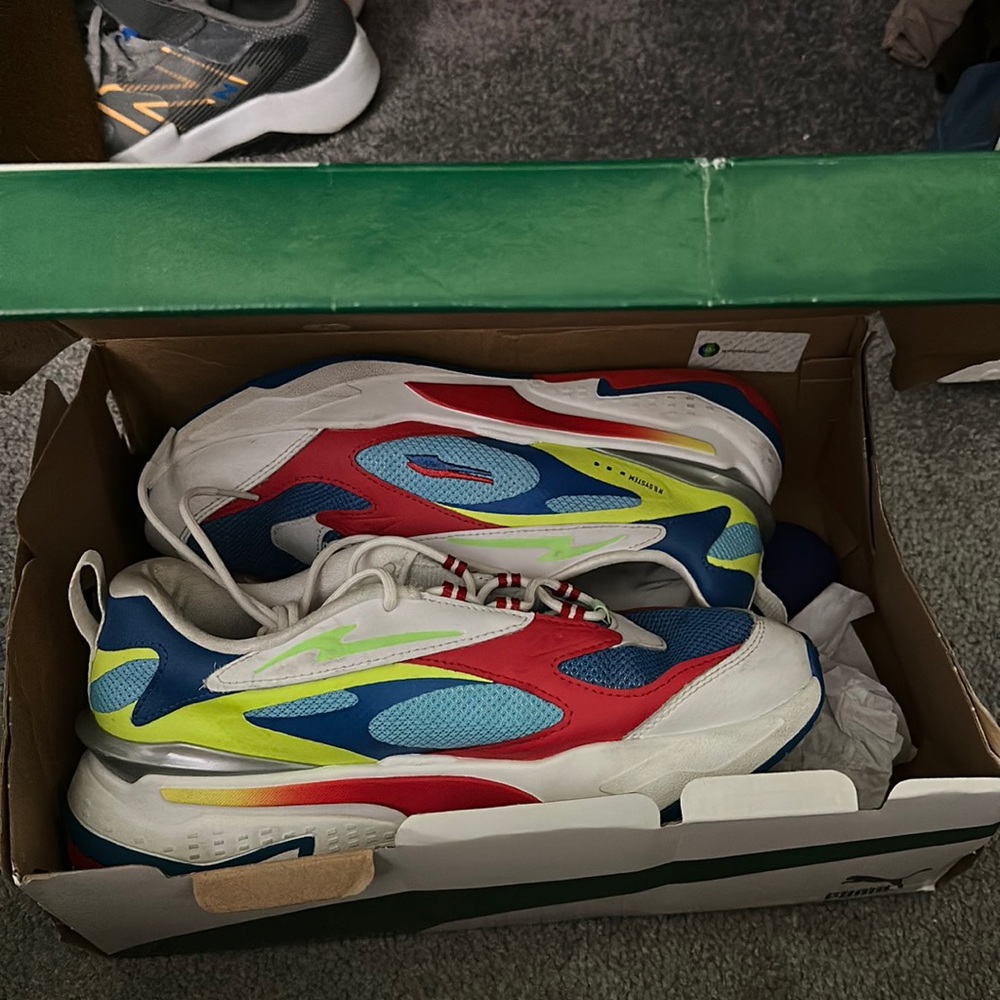 Selling Puma Sneakers Adult size 8 in Men RS-Fast Raceway